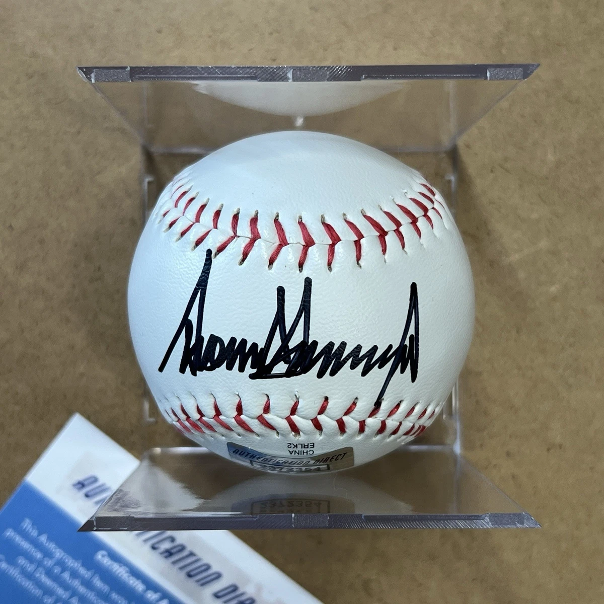 Bola de béisbol firmada